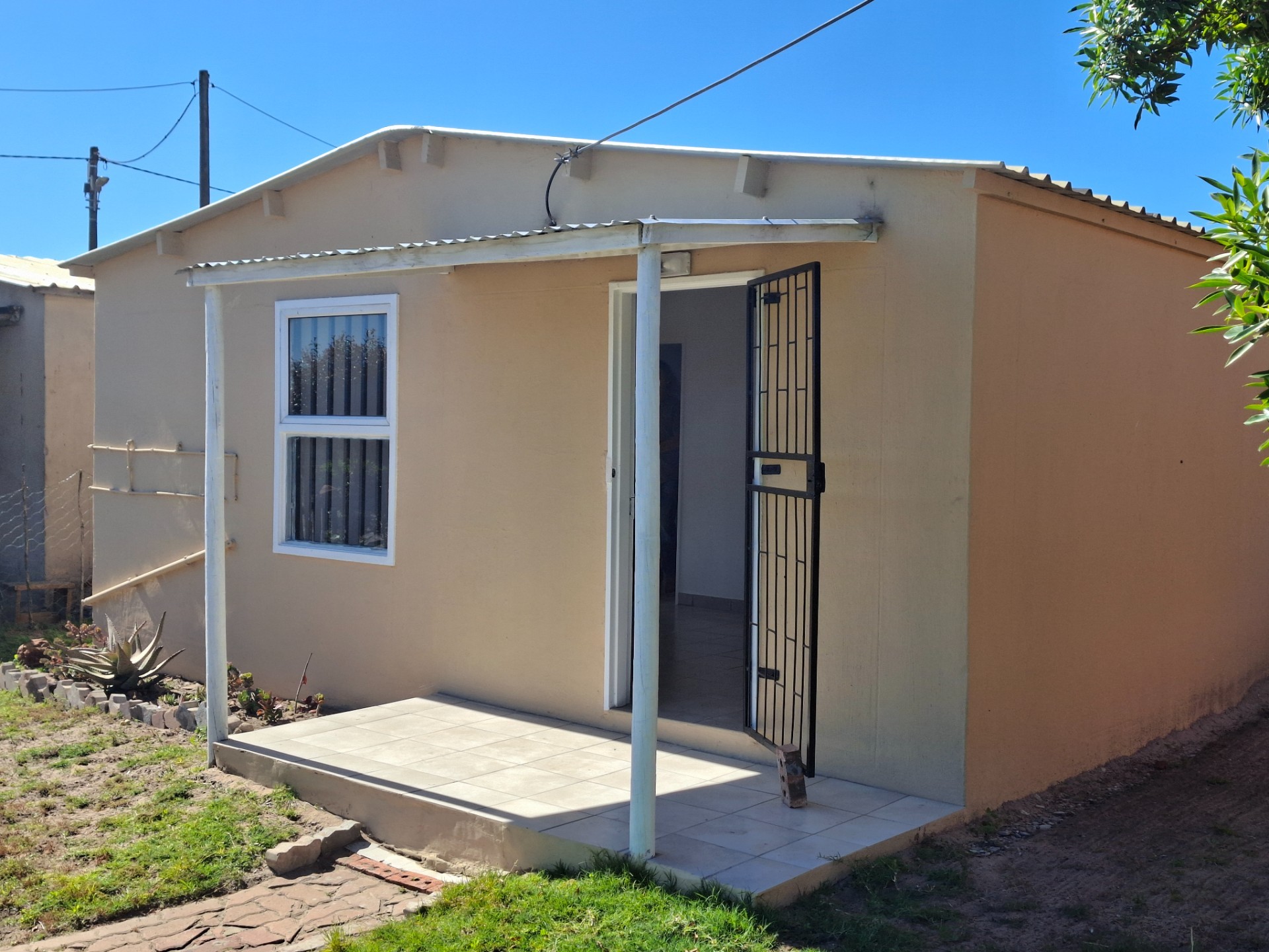House for sale in Theronville, Albertinia, 40 m²