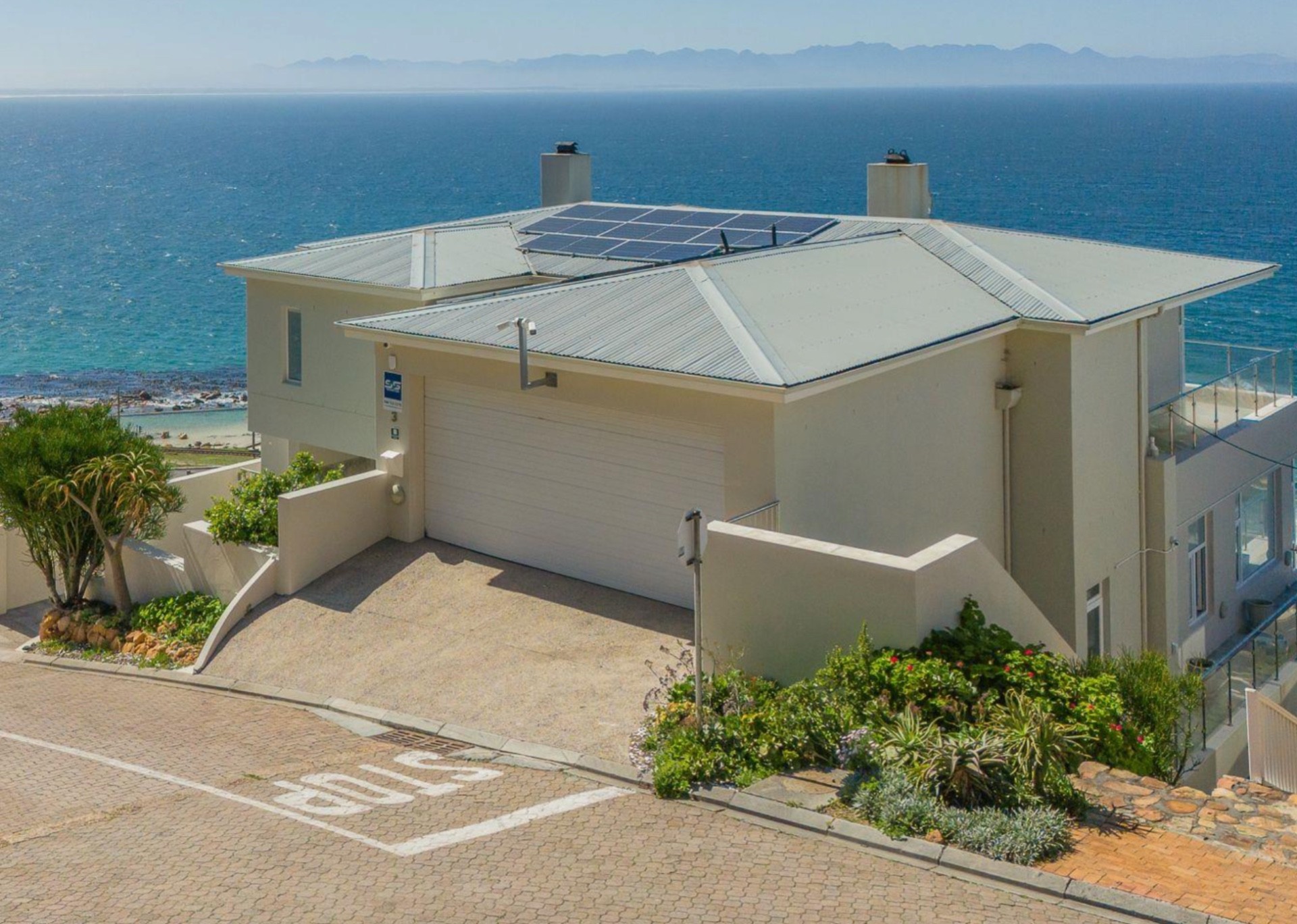 House for sale in Cairnside, Simons Town, 879 m²
