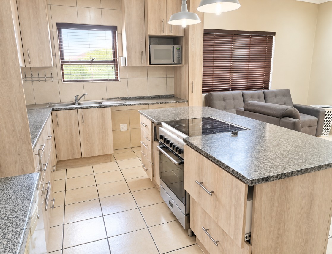 Apartment for rent in Florida Park, Roodepoort, 2327 m²