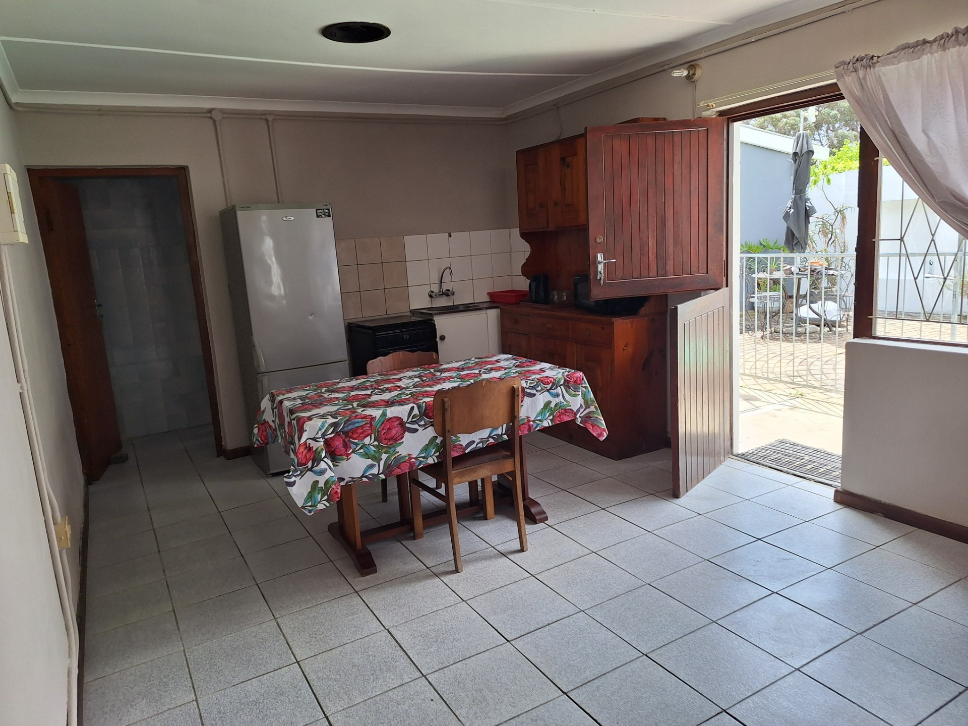 Studio Apartment for rent in Bot River, 10 1st Avenue, Bot River, Western Cape