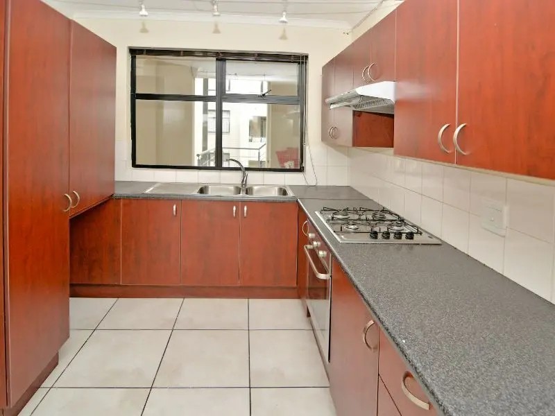 Apartment for sale in Comet, Boksburg, 5 SS Golden Oaks Complex (1st floor), SS Golden Oaks Complex, 55 Pretoria Road, Comet, Boksburg, Gauteng, 61 m²