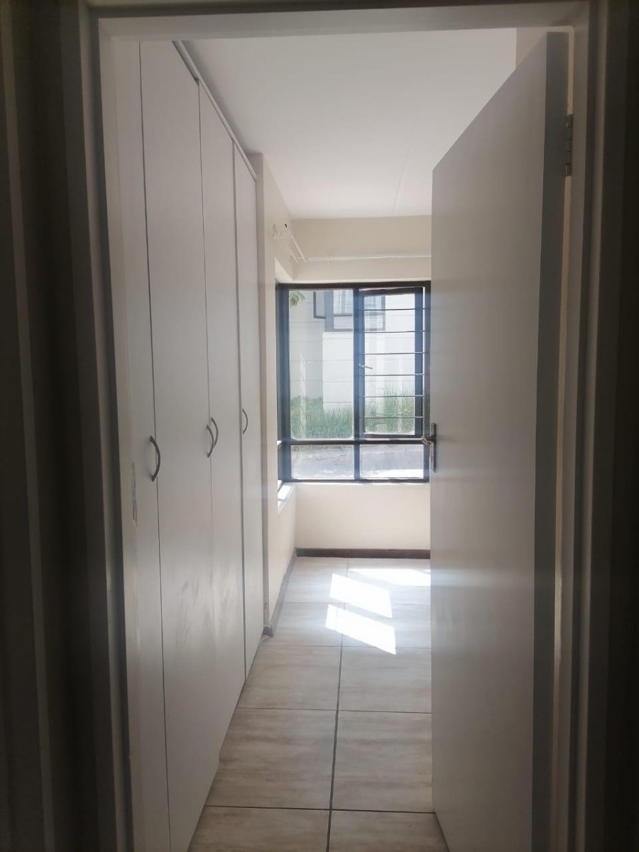 Apartment for rent in Noordwyk, Midrand, 33, PROTEA ESTATE, 121 14TH ROAD, Noordwyk, Midrand, Gauteng, 70 m²
