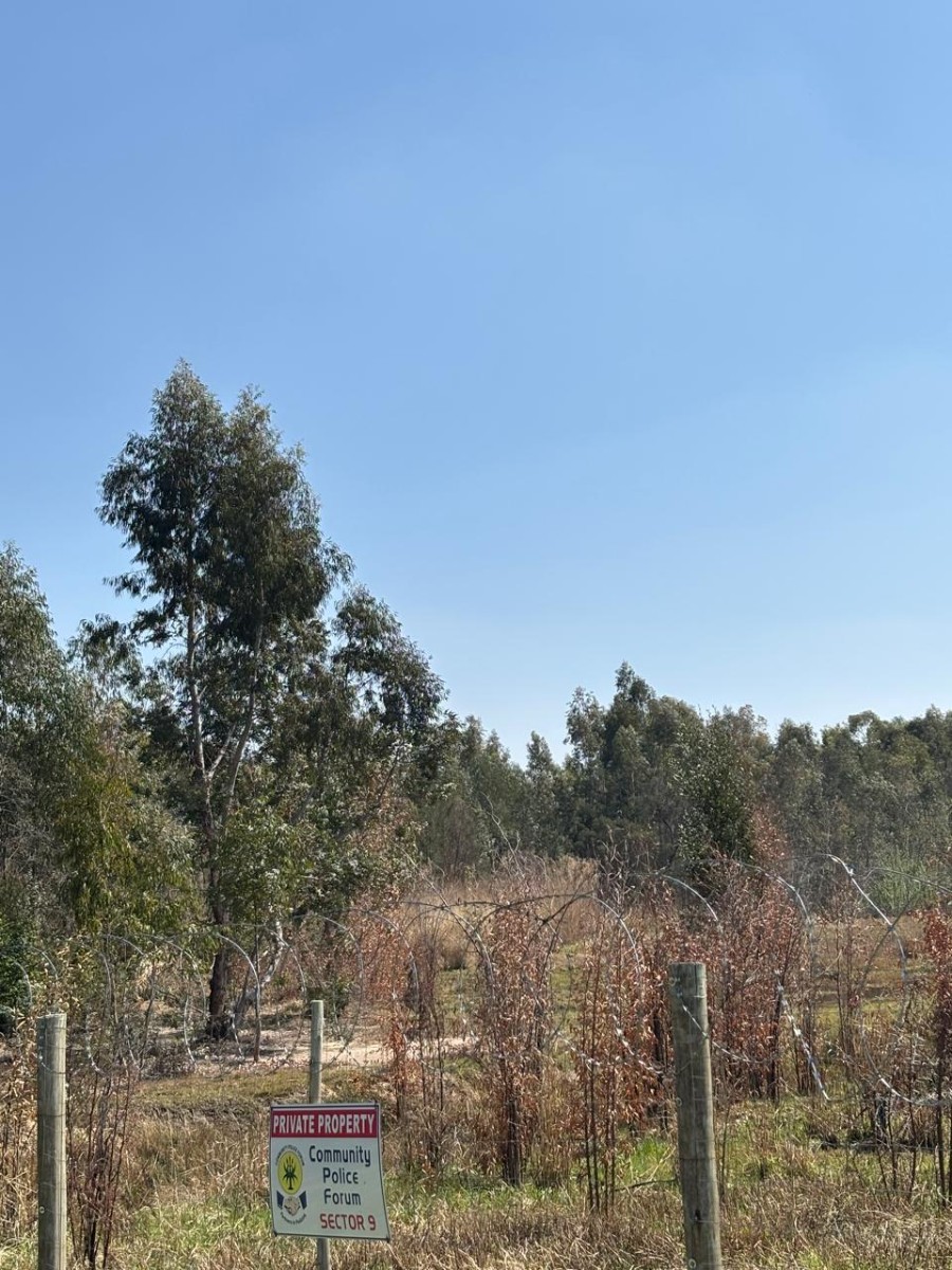Vacant Land for sale in Witpoortjie, Roodepoort, 127197 m²