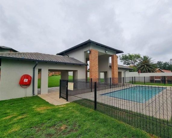 Apartment for rent in Erand Gardens, Midrand, 92 m²