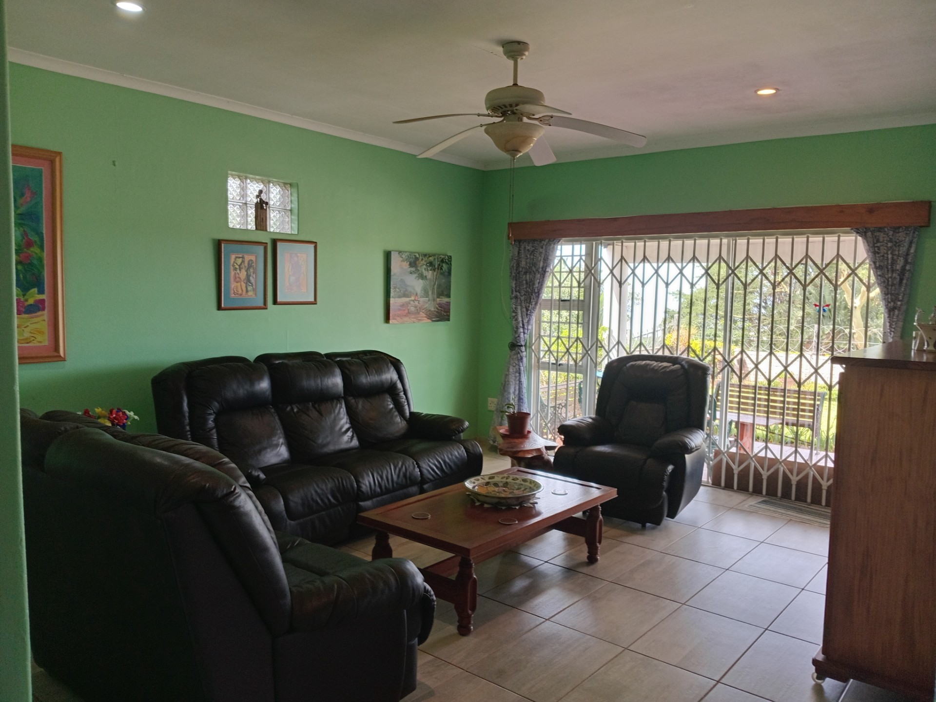 House for sale in Glenmore, Port Edward, KwaZulu Natal, 280 m²