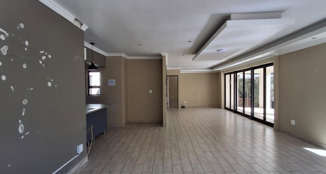 House for sale in Helderkruin, Roodepoort, 1500 m²