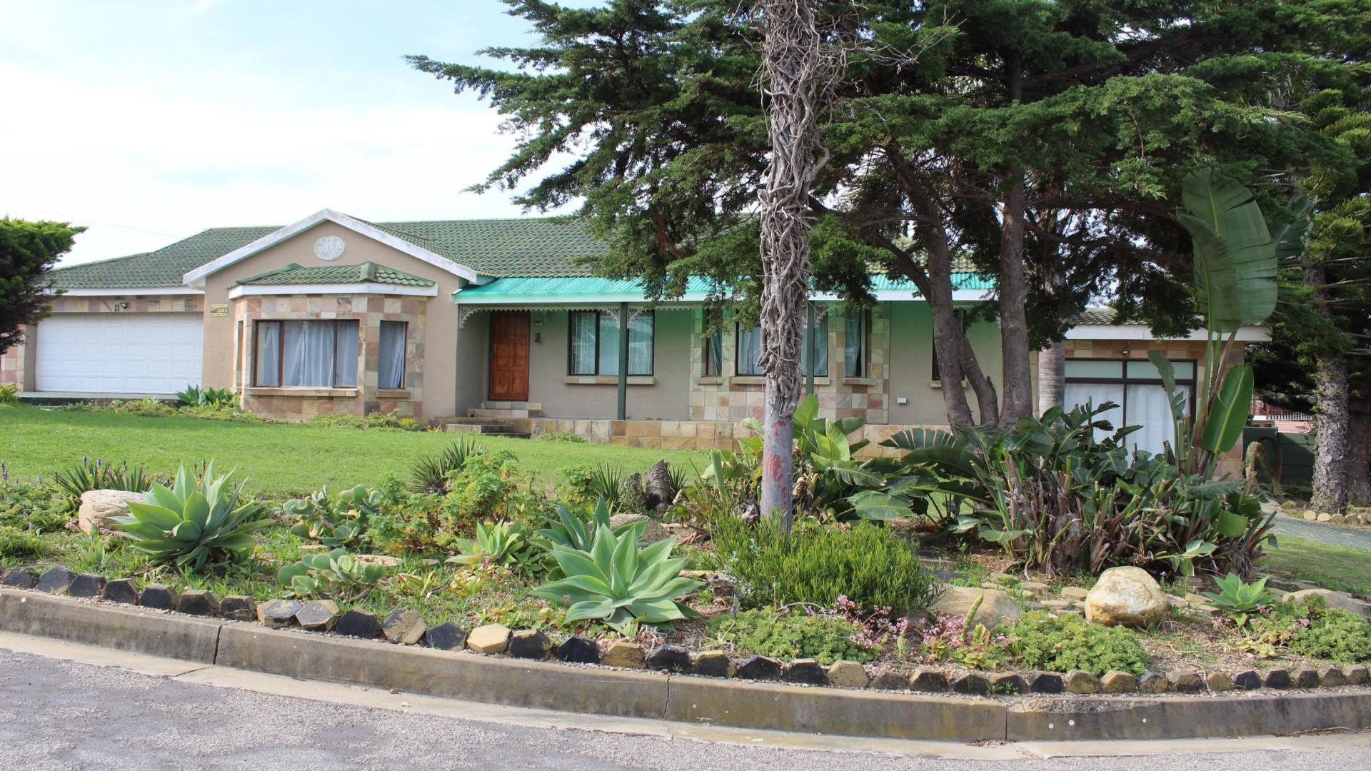 Fix-upper Home In Dana Bay, Mossel Bay!