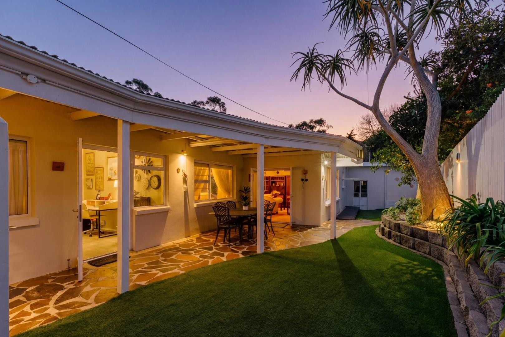 House for sale in Knysna, 264 m²