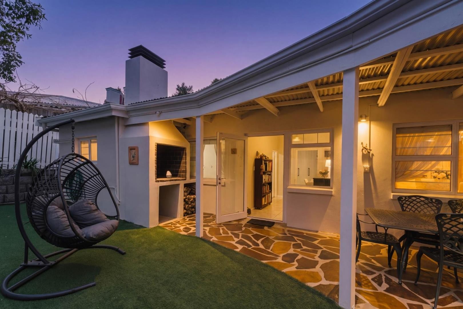 House for sale in Knysna, 264 m²