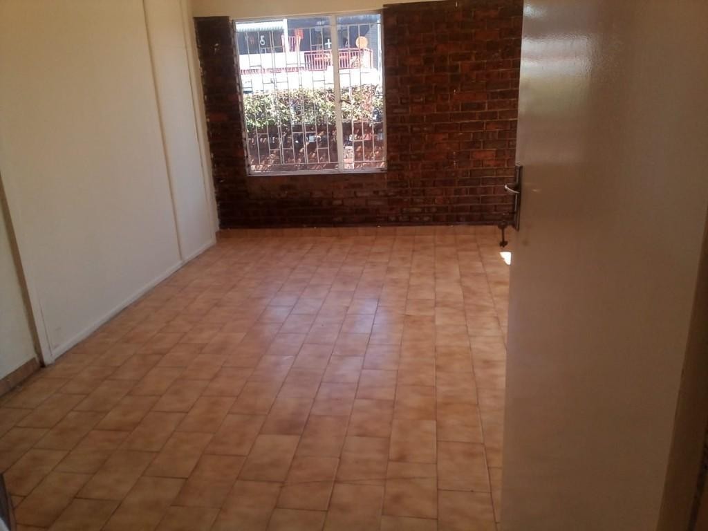 Room for rent in Orange Grove, Johannesburg