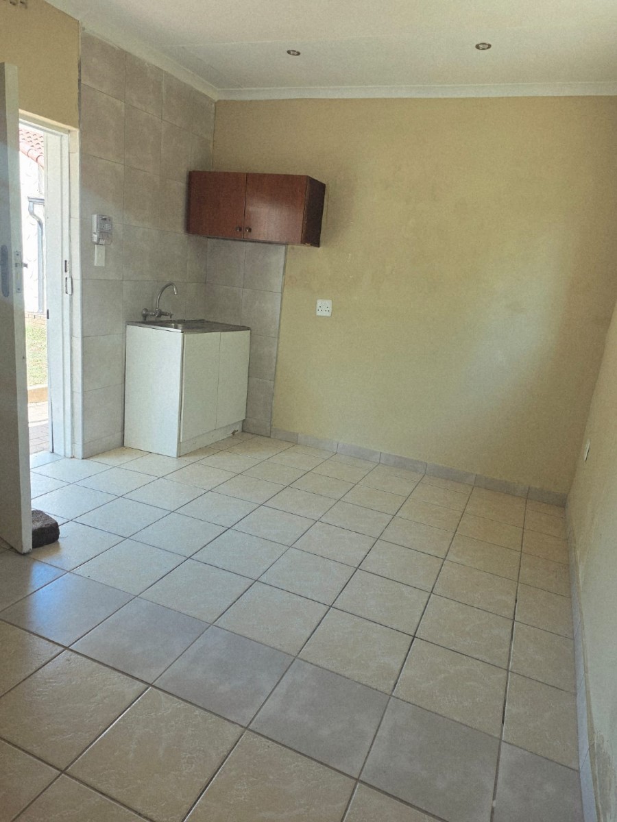 Cottage for rent in Observatory, Johannesburg