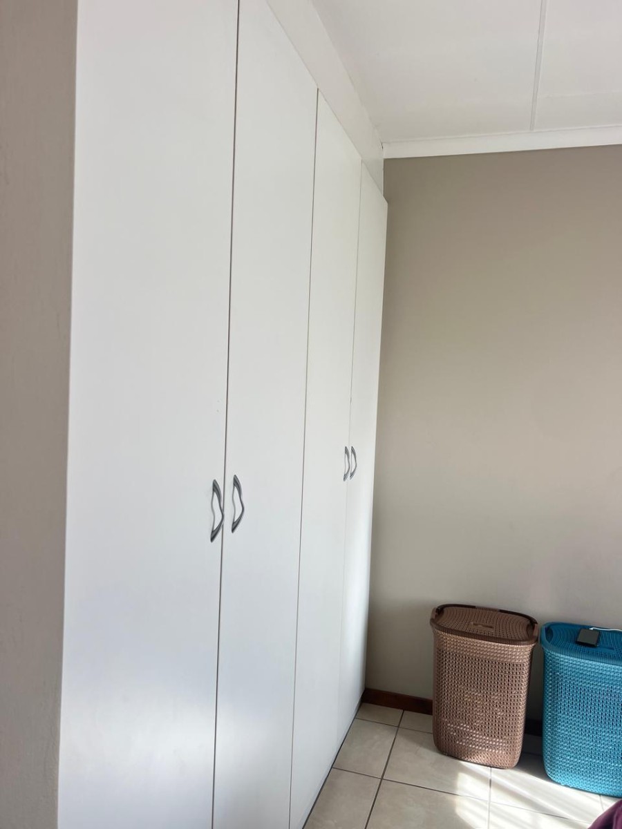 Apartment for sale in Aeroton, Johannesburg, 47 m²