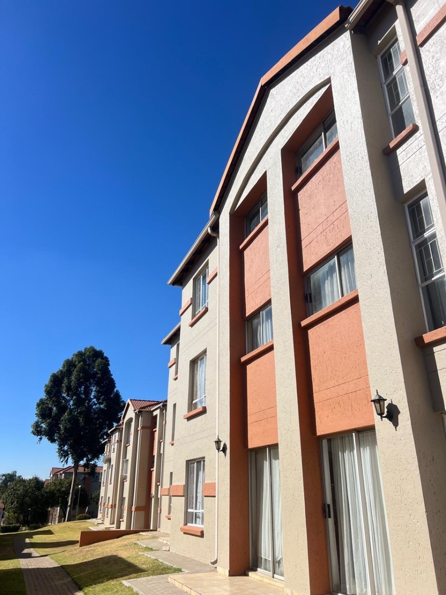 Apartment for sale in Aeroton, Johannesburg, 47 m²