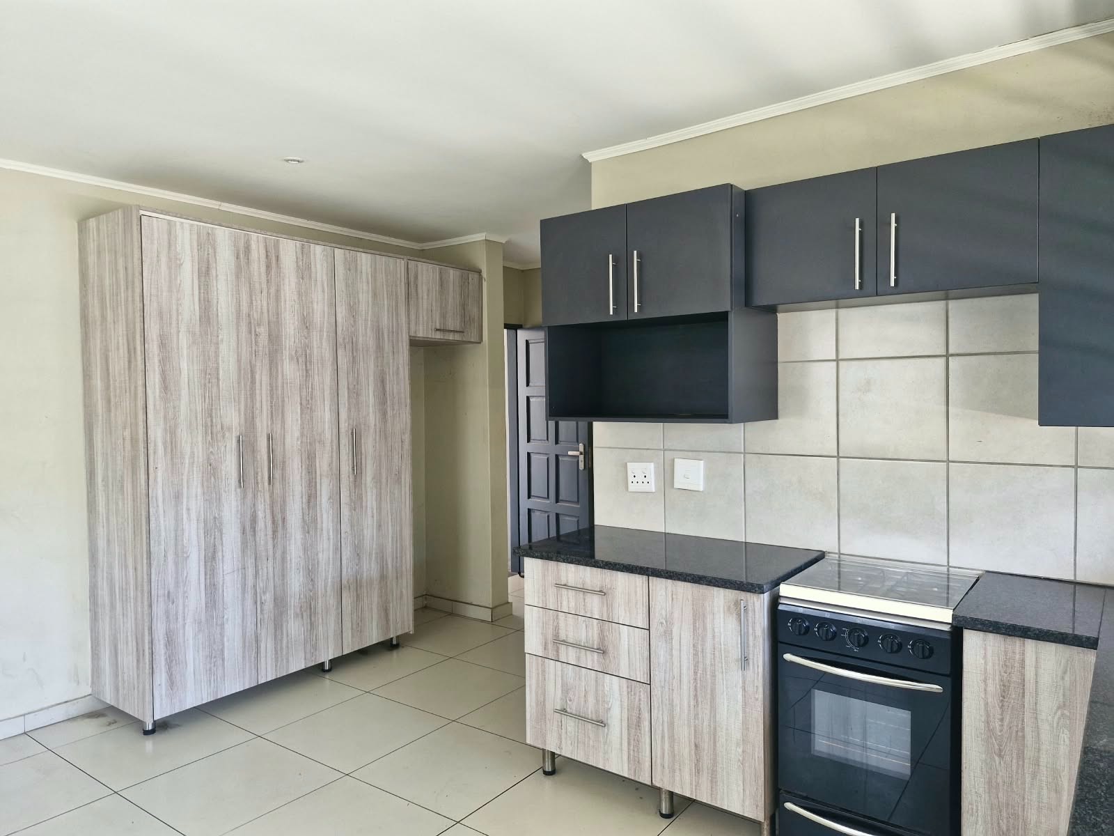 Apartment for rent in Noordwyk, Midrand, 12 08, Noordwyk, 117 lie benberg Rd, Noordwyk, Midrand, Gauteng, 50 m²