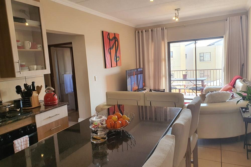 Modern 2-Bedroom, 2-Bathroom Apartment in Sought-After Waterstone Park, Greenstone
