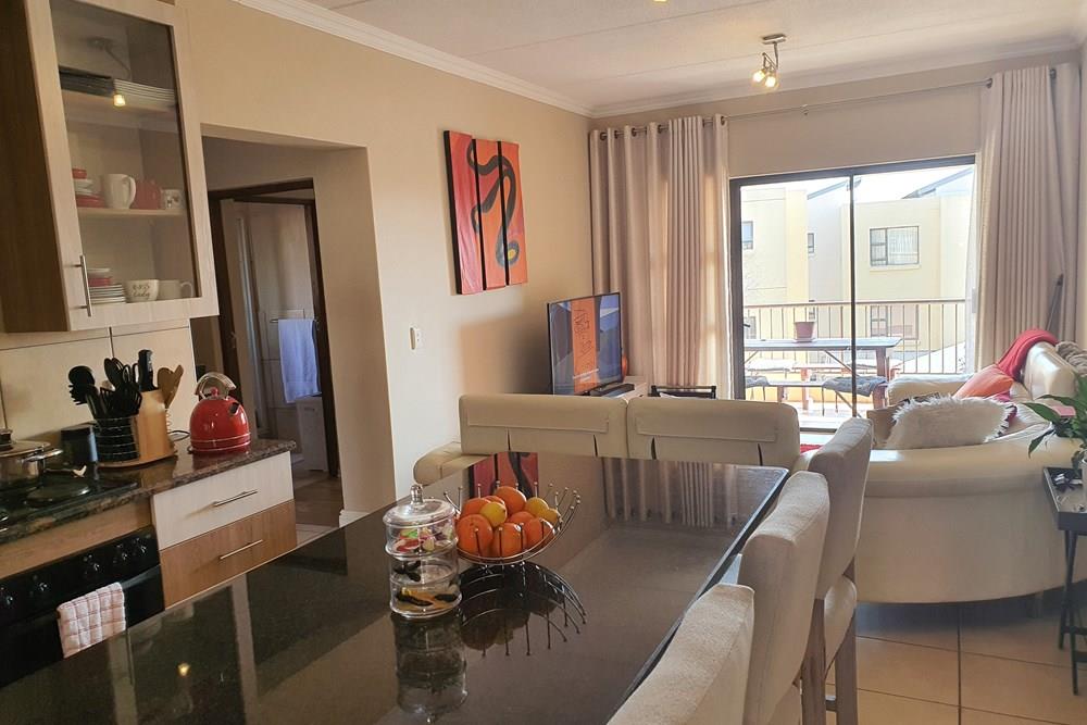 Modern 2-Bedroom, 2-Bathroom Apartment in Sought-After Waterstone Park, Greenstone