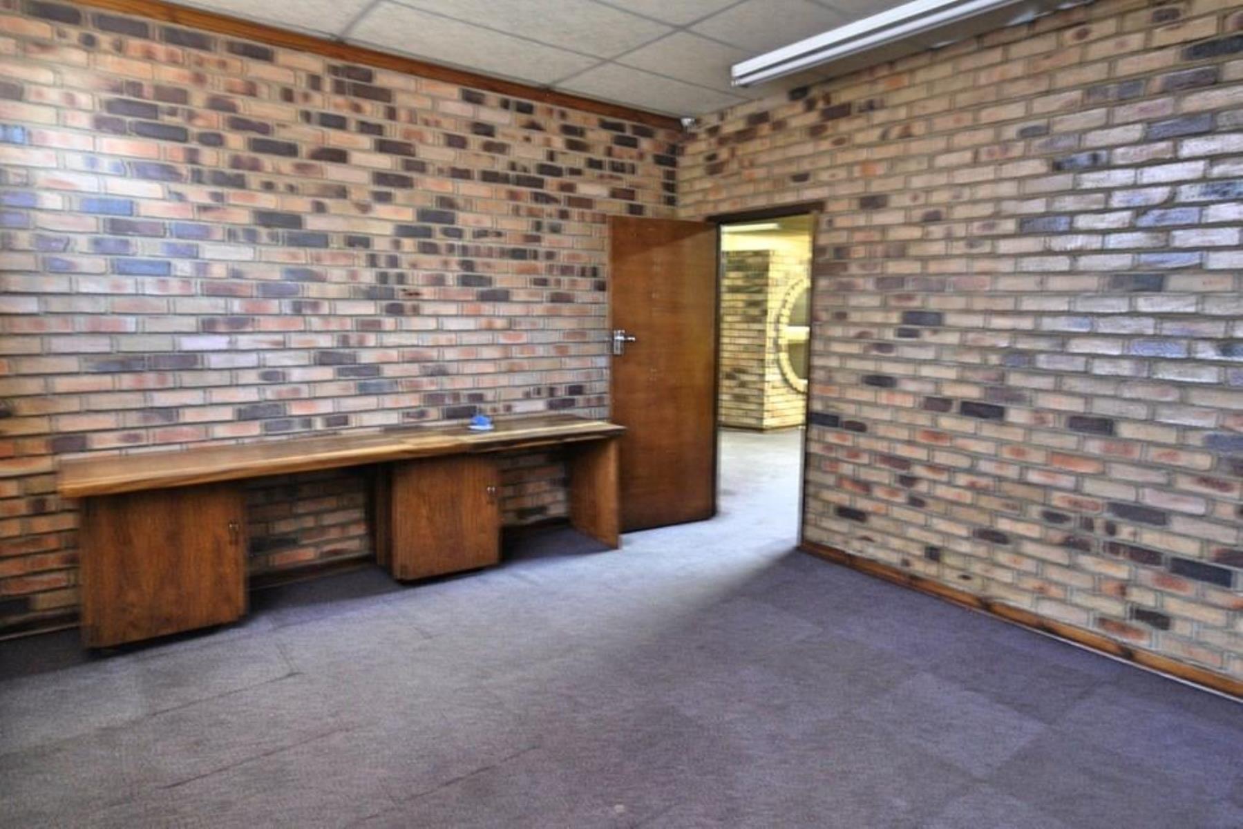 Office To Rent in Vanderbijlpark Central, Vanderbijlpark