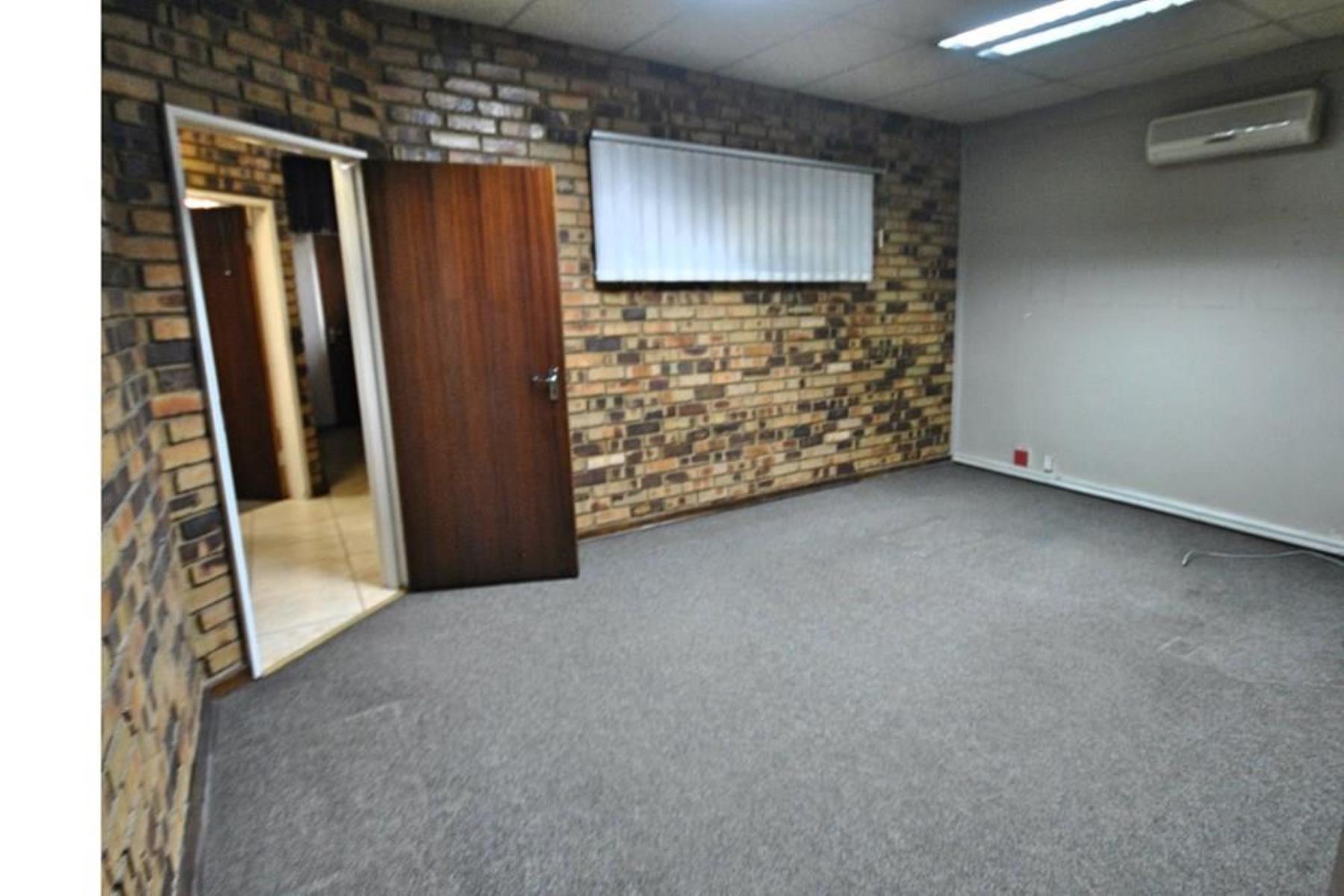 Office To Rent in Vanderbijlpark Central, Vanderbijlpark