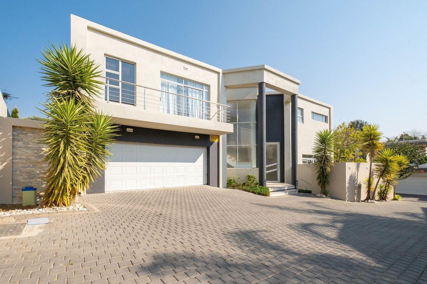 Stylish 4 bedroom duplex cluster in prime location - close to everything