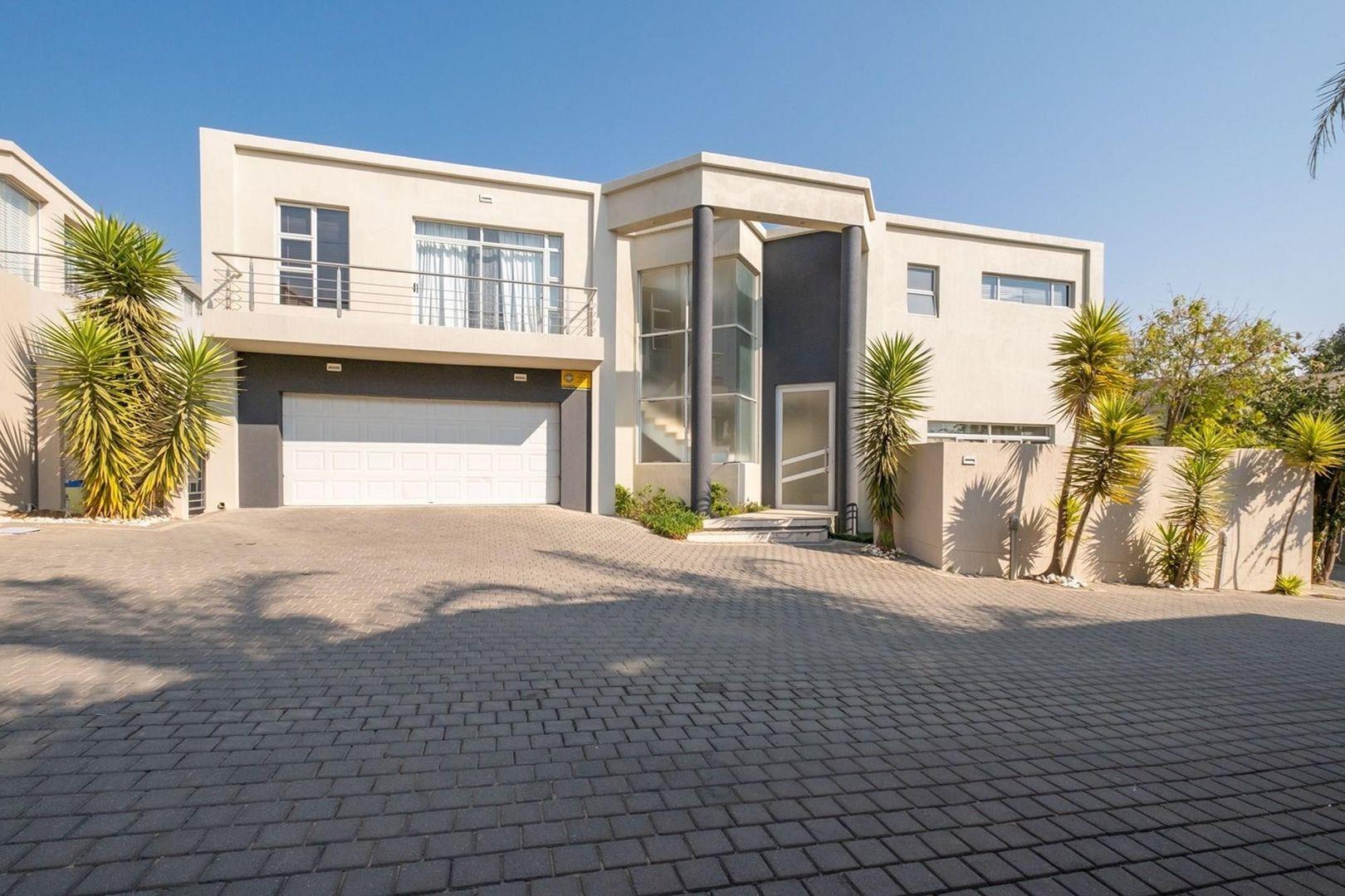 Stylish 4 bedroom duplex cluster in prime location - close to everything