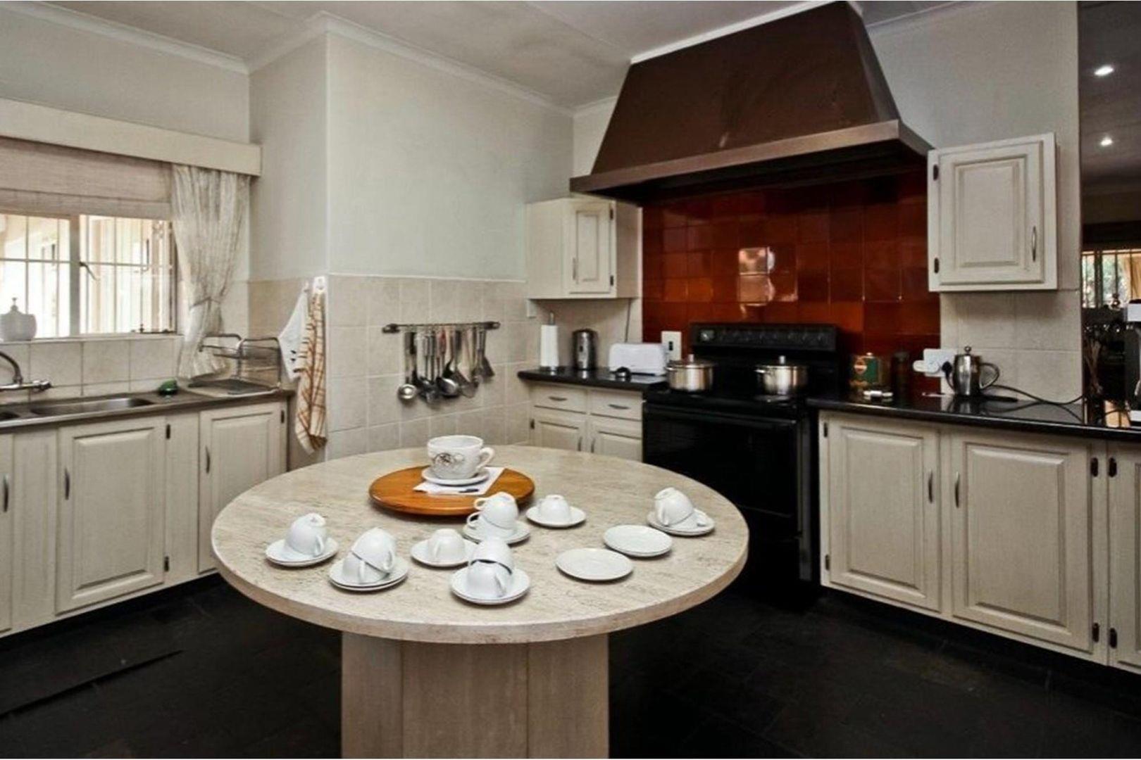 9 Bedroom House For Sale in Morning Hill, Bedfordview