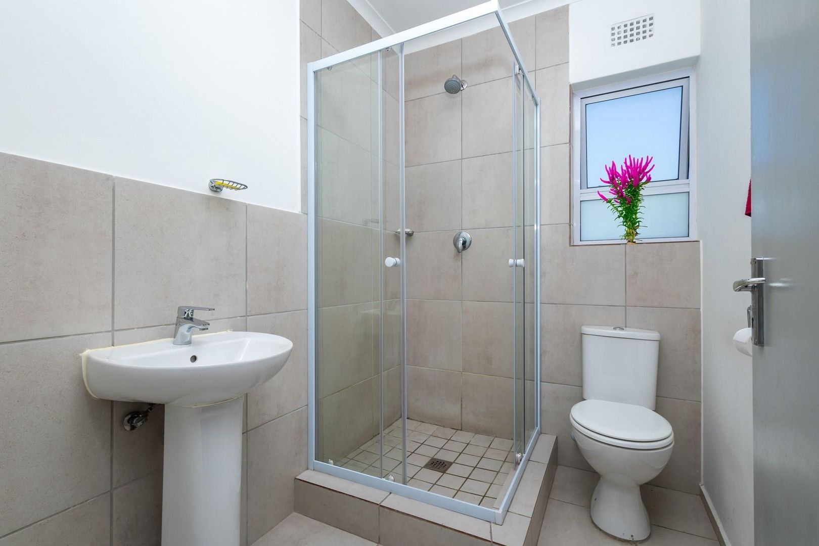 81 sqm 3 bed Duplex in Brand New Development  in Bardale Village, Blue Downs- All cost included