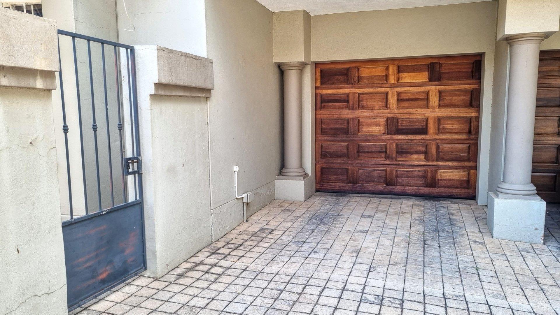 Townhouse For Sale in Pretoria North, Pretoria