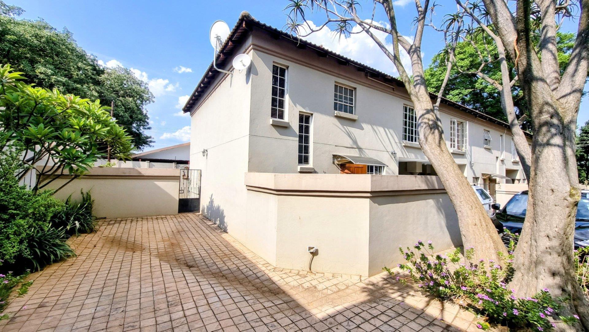 Townhouse For Sale in Pretoria North, Pretoria