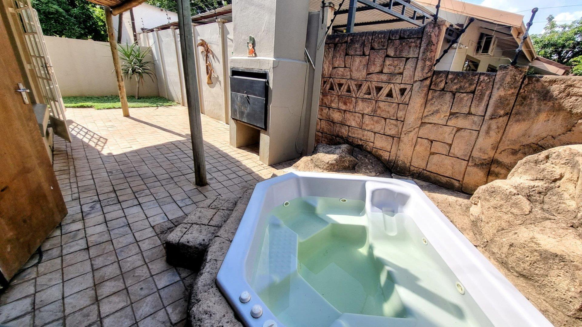 Townhouse For Sale in Pretoria North, Pretoria