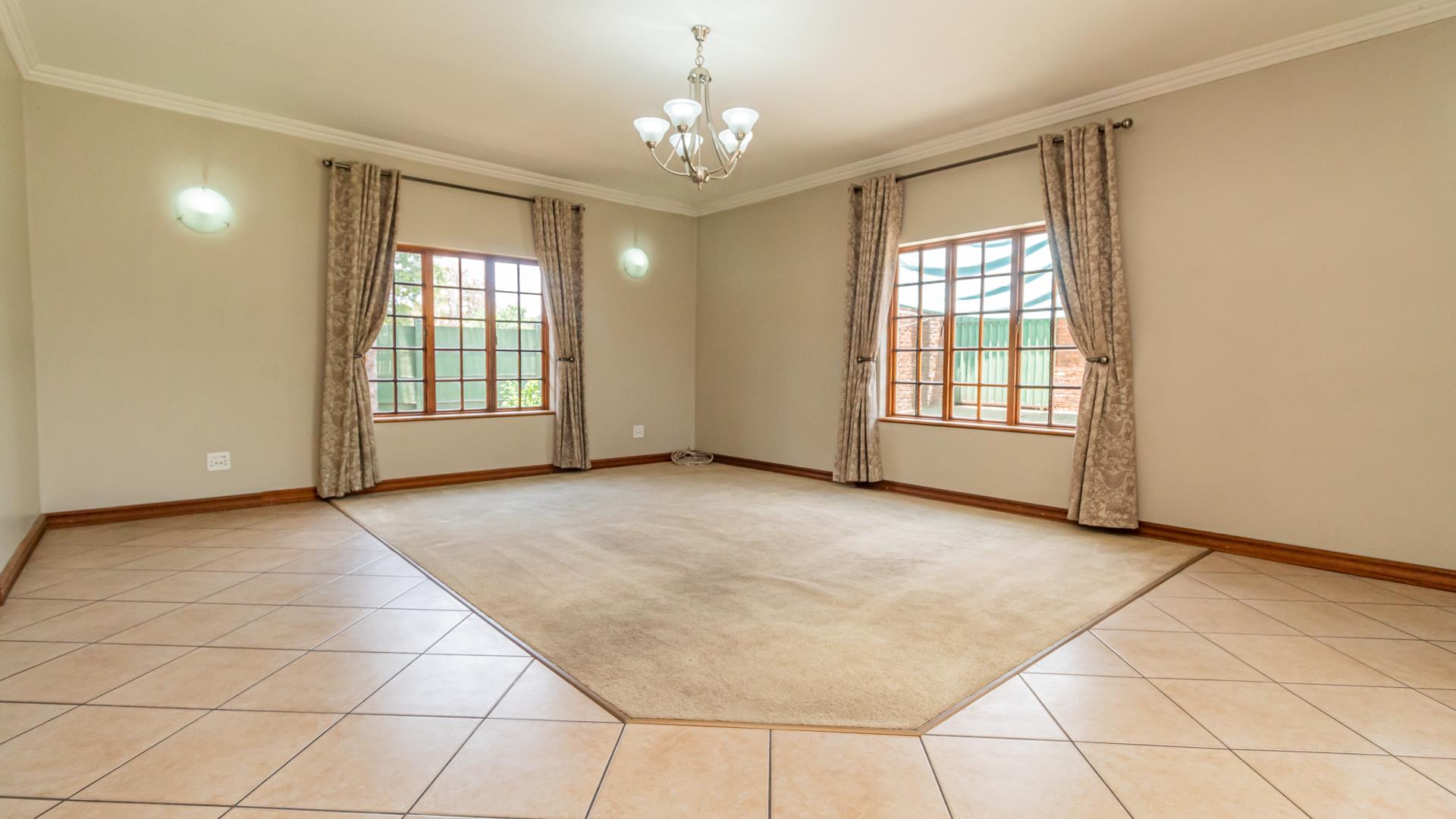 House For Sale - Total of 11 Rooms in Claremont, Pretoria