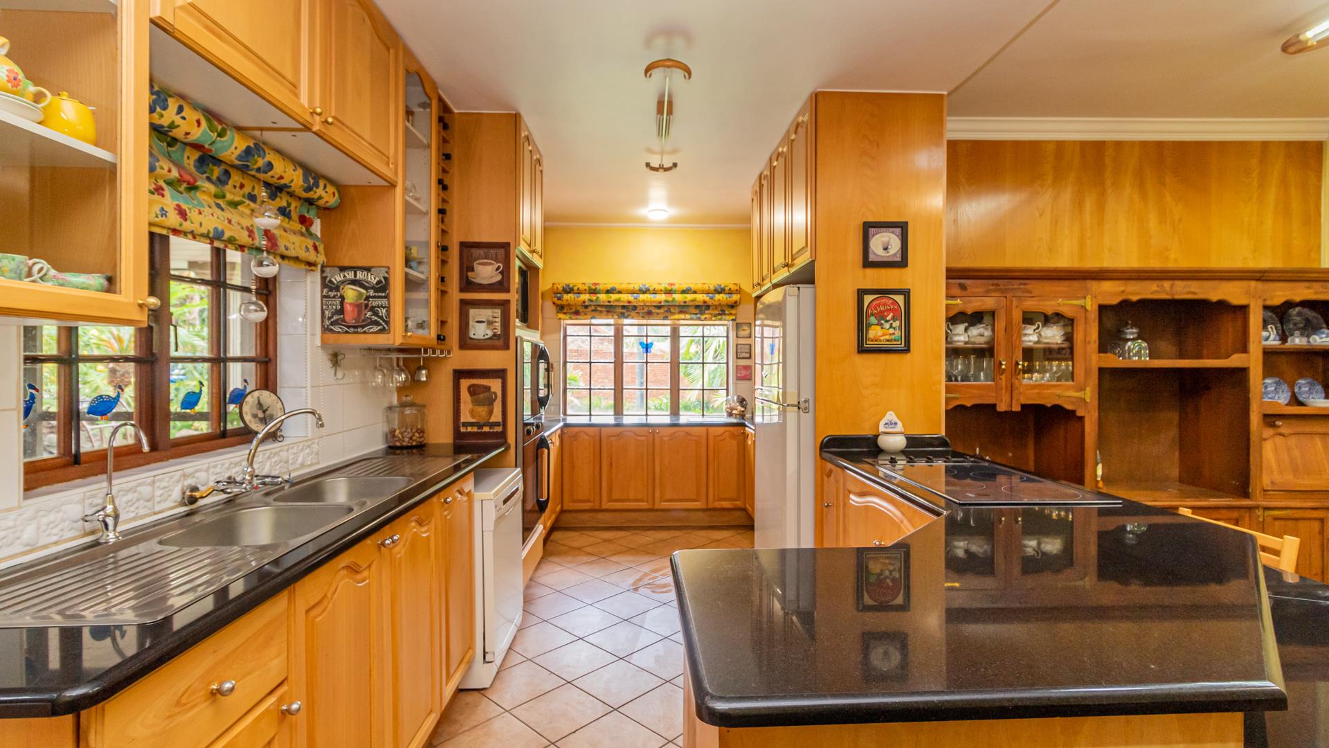 House For Sale - Total of 11 Rooms in Claremont, Pretoria