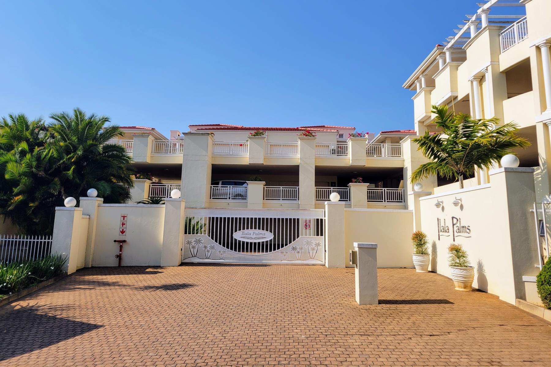 3 Bed Apartment with drive-up access for Sale in Ilala Palms