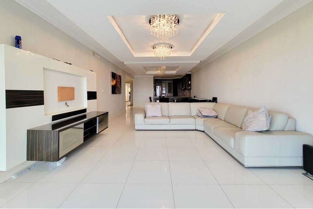 3 Bed Apartment with drive-up access for Sale in Ilala Palms