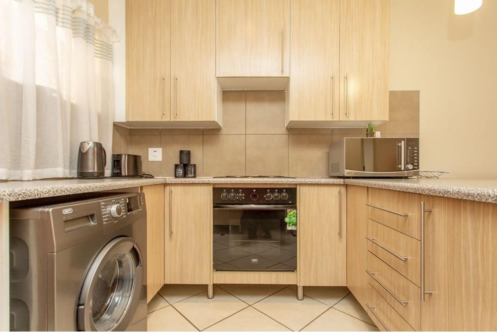 MODERN Apartment For Young Professionals - Low levies, solar geyser and fibre installed