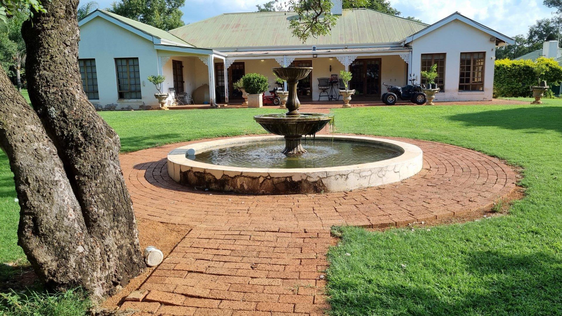Farm For Sale in Derdepoort, Pretoria