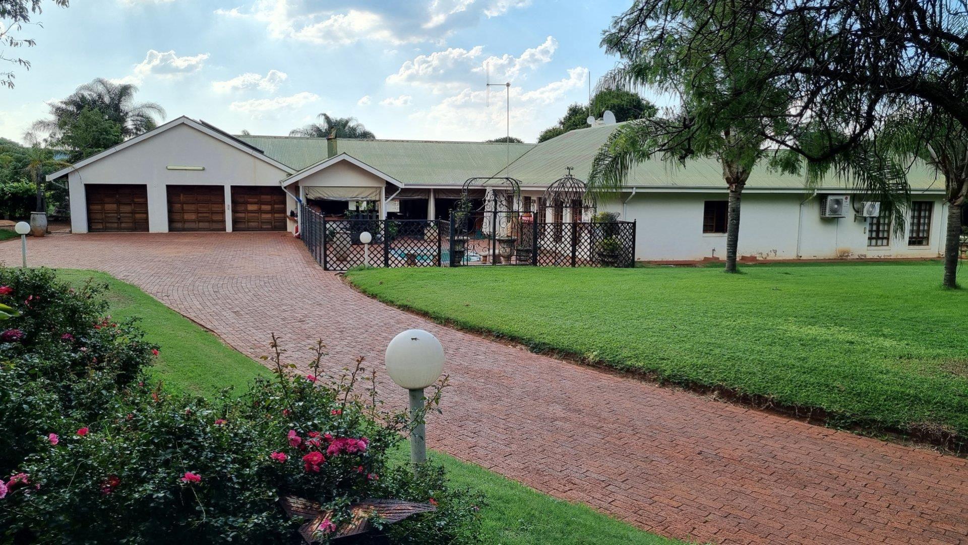 Farm For Sale in Derdepoort, Pretoria