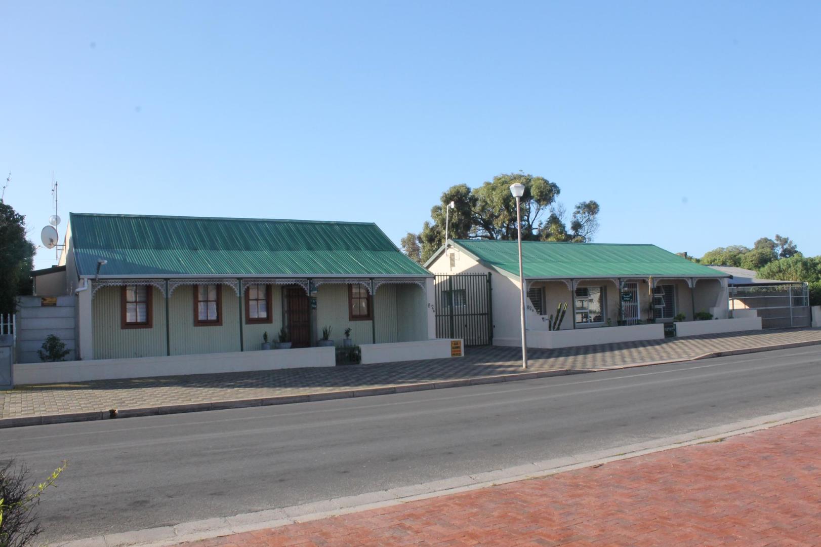 House for sale in Middedorp, Langebaan